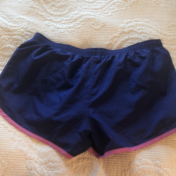 Nike dri- fit shorts - Picture 2 of 7